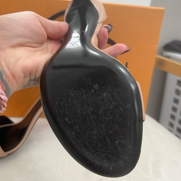 Monogram Call Back heels - Picture 4 of 5